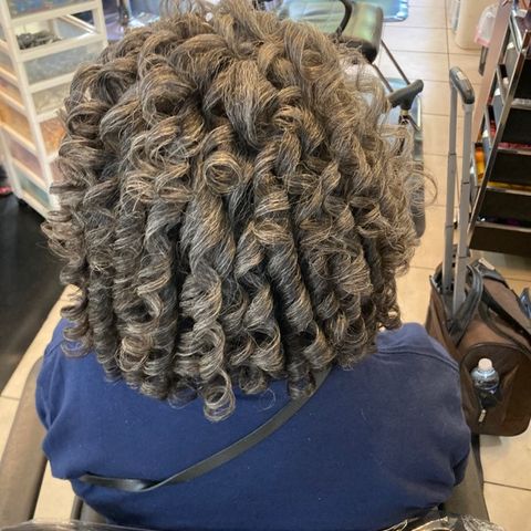 Wow U Salon, beauty salon in Bowie, MD